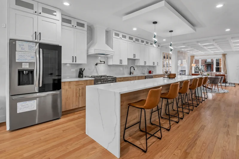 Kitchen with expansive island seating